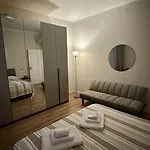 Апартаменти Modern Near Hospital And Center
