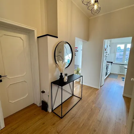 Apartment Modern Near Hospital And Center *