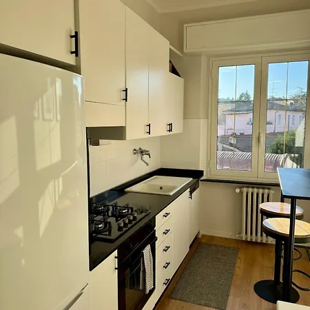 Modern Near Hospital And Center Apartment *