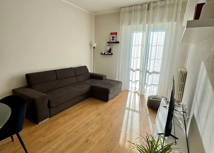 Apartment Modern Near Hospital And Center