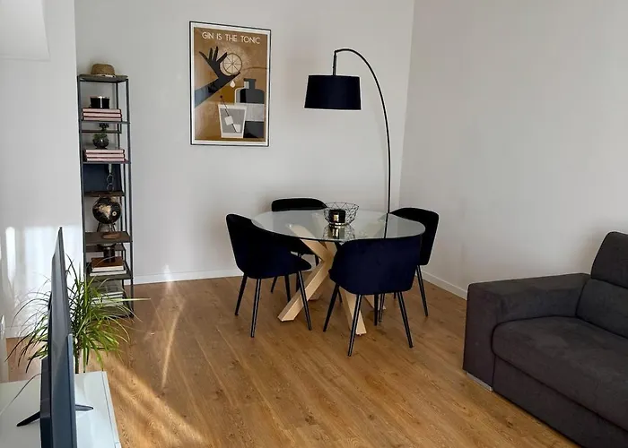 Apartment Modern Near Hospital And Center